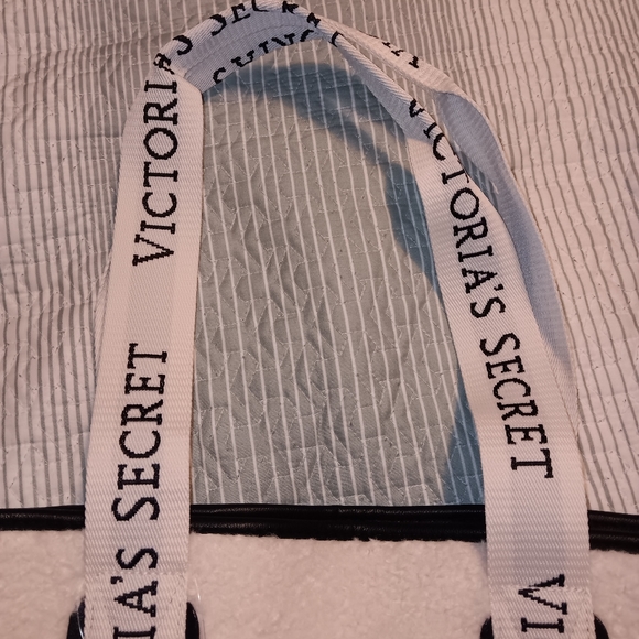 TOTE - Picture 2 of 2